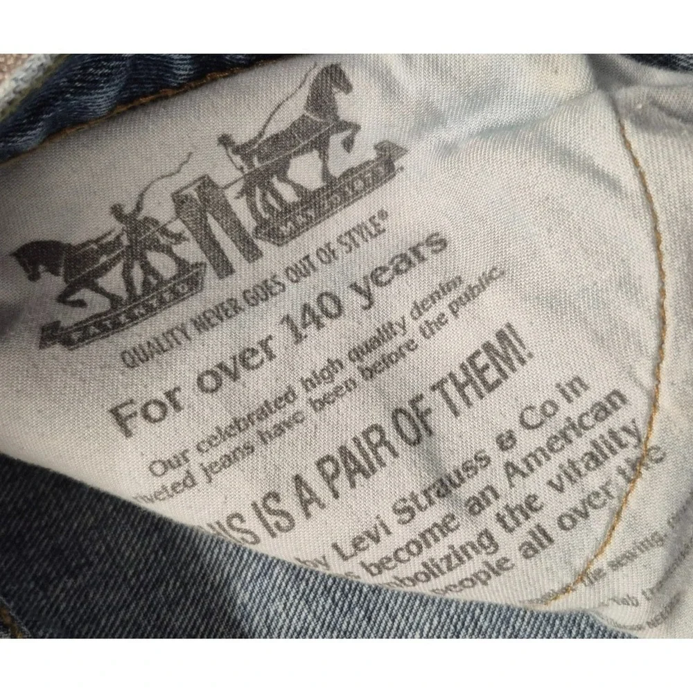 Levi 550 men's medium wash denim blue‎ jeans 38x32 Cotton straight leg